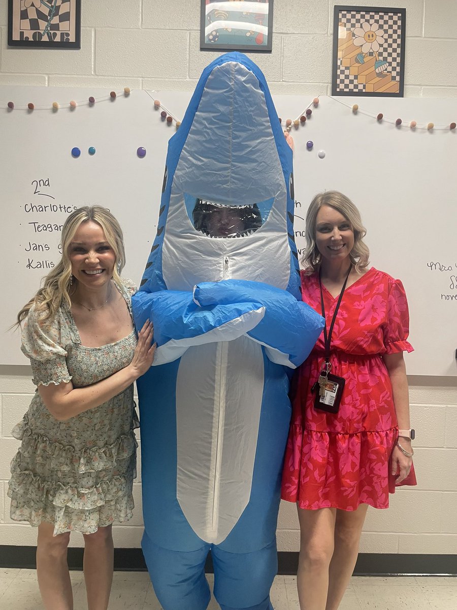 Just another fabulous day in Humanities 🌎  <a href="/NikkiMinich/">Nikki Minich</a> <a href="/MHS9th/">MHS 9th Grade Campus</a>