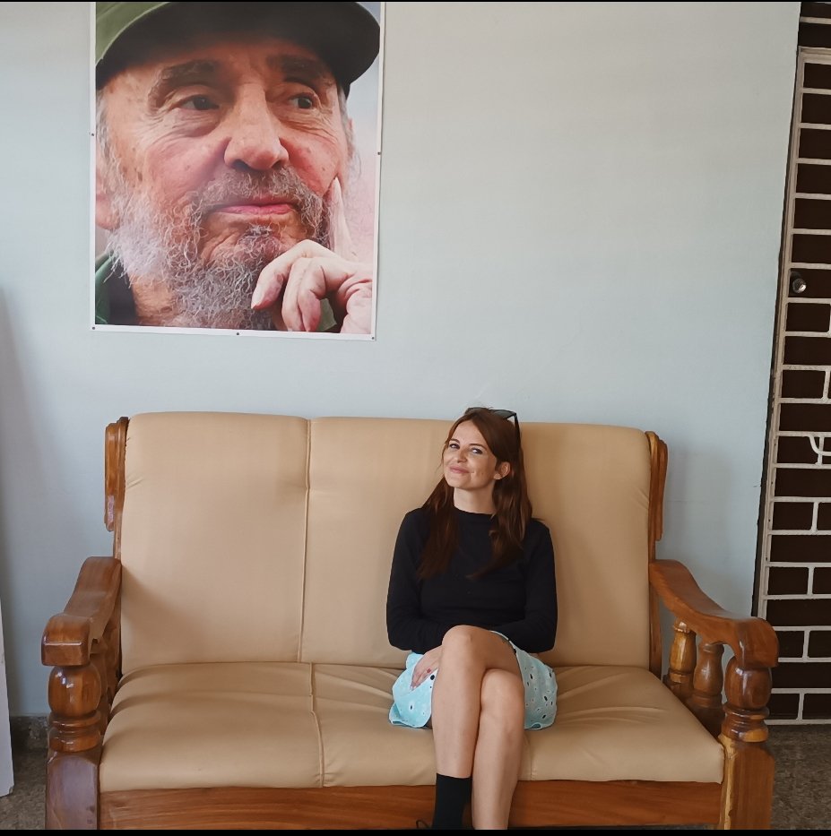 Con Fidel Por y Para Siempre.
Su pueblo lo ama, la gente lo quiere.
La Cuba Real, la que no muestra Occidente.
La Cuba Fidelista de Patria O Muerte.
#PatriaOMuerte