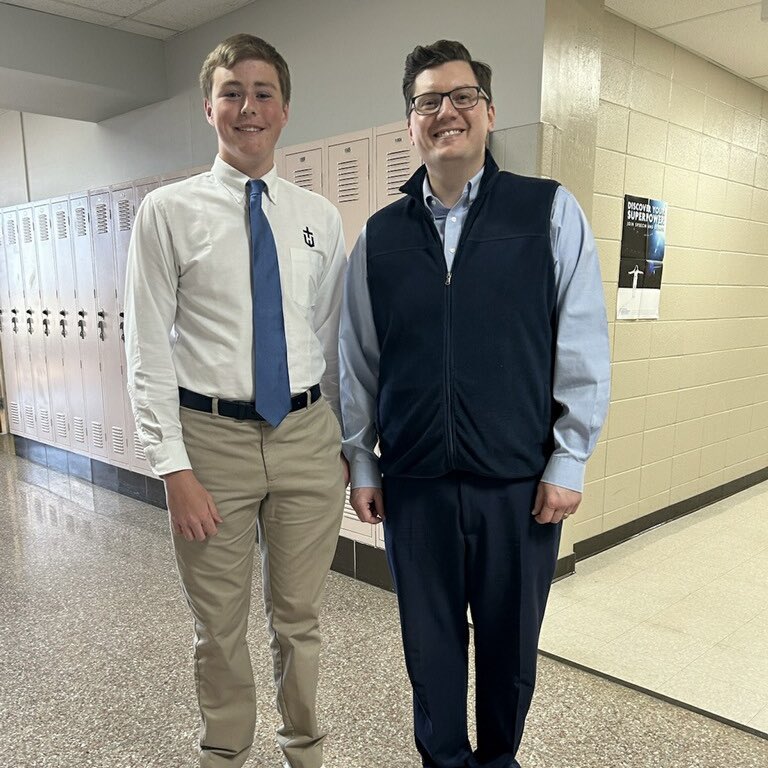 Fantastic time meeting with the AP Government class at Hayden High School this week to talk about my work in Washington and across the Second District.   Thank you Chase for taking the time to show me around the campus!