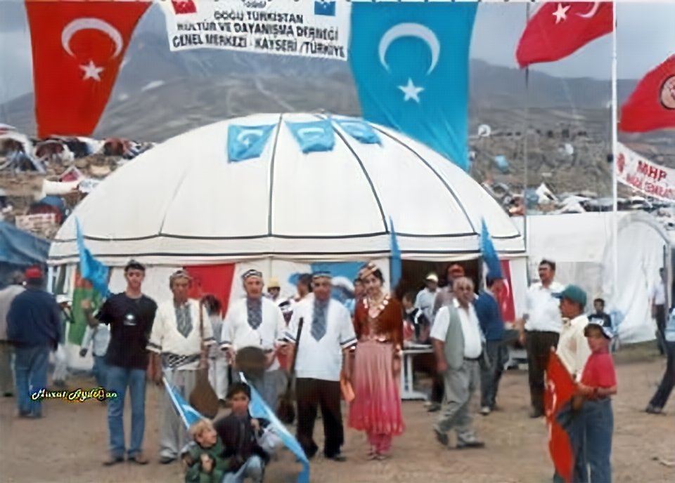 Erciyes zafer kurultayında Doğu Türkistan Otağı ve Uygur Türkleri 199?