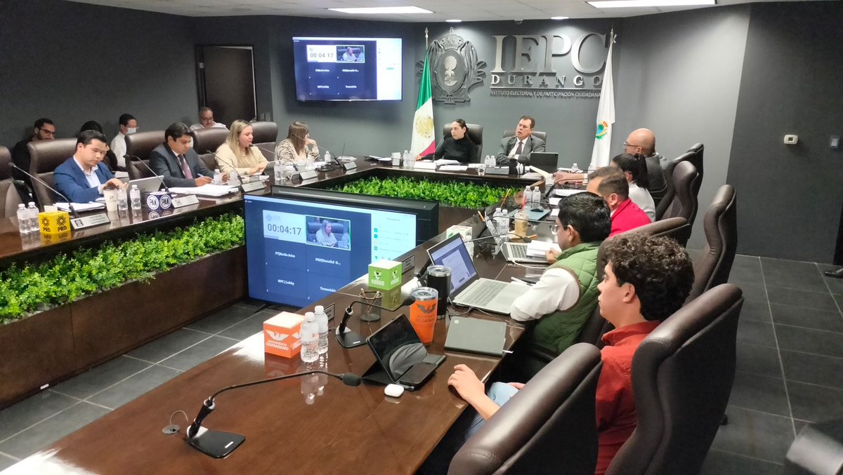 #LocalesSoyDurango IEPC aprueba candidaturas a diputaciones locales en Durango. 

Para más información, visita nuestra página web: soydurangonoticias.com/iepc-aprueba-c…