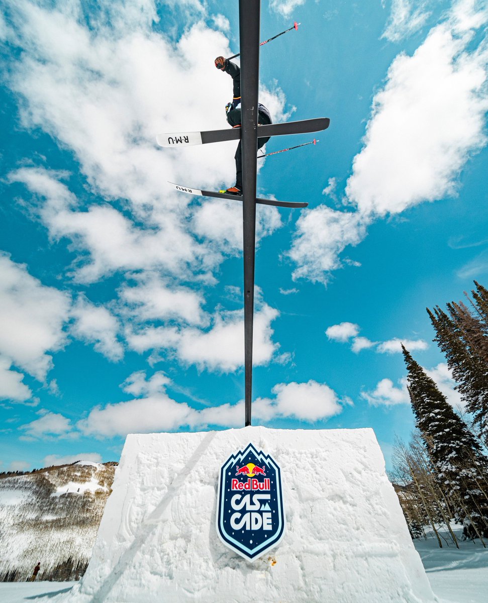 FREESKIER's tweet photo. Photo of the Week 📸

The rainbow rail bridge is no joke! Ben Smith makes it to safe passage on one of the more wild features seen recently at Red Bull Cascade.

// SKIER: Ben Smith , PHOTO: Kyle Lieberman, Courtesy of Red Bull // #FREESKIER #ThisIsSkiing https://t.co/qwndgtt0gM