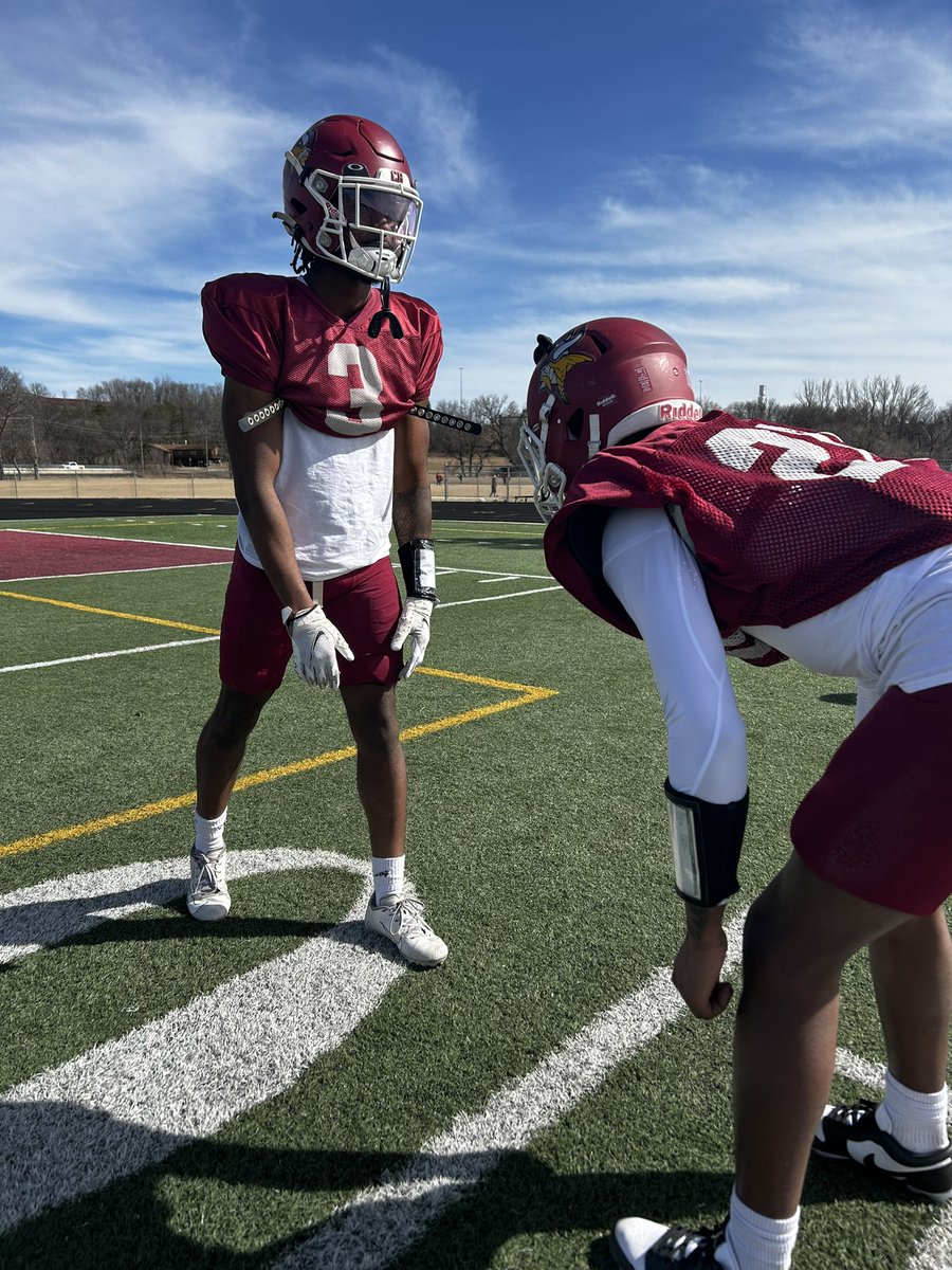 VCSU_Football's tweet photo. Day ✌️ https://t.co/YjaItXXupI