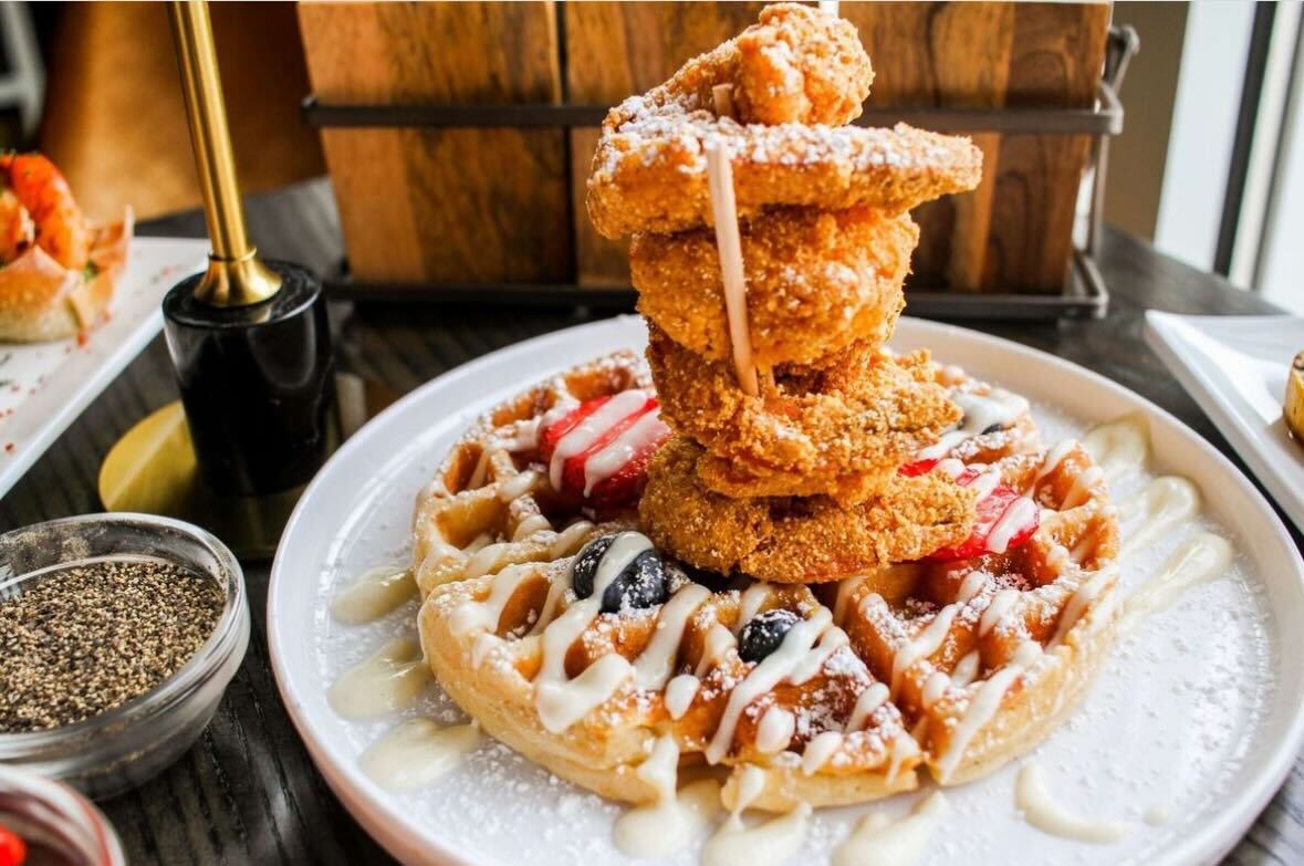 visitcosfga's tweet photo. Is it even a weekend if it doesn't include brunch?! Check out multiple restaurants in South Fulton to find a delicious and satisfying brunch!
1️⃣Bella: a Baltimore Crab &amp; Seafood Co.  
2️⃣ Gocha’s Breakfast Bar  
3️⃣ Milk and Honey Atlanta Cascade 
4️⃣ SandTown Pub https://t.co/7eCLm2bO7M