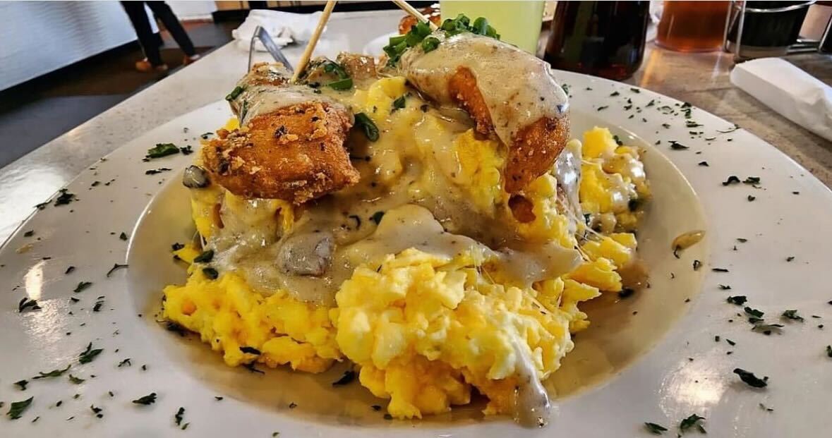 visitcosfga's tweet photo. Is it even a weekend if it doesn't include brunch?! Check out multiple restaurants in South Fulton to find a delicious and satisfying brunch!
1️⃣Bella: a Baltimore Crab &amp; Seafood Co.  
2️⃣ Gocha’s Breakfast Bar  
3️⃣ Milk and Honey Atlanta Cascade 
4️⃣ SandTown Pub https://t.co/7eCLm2bO7M
