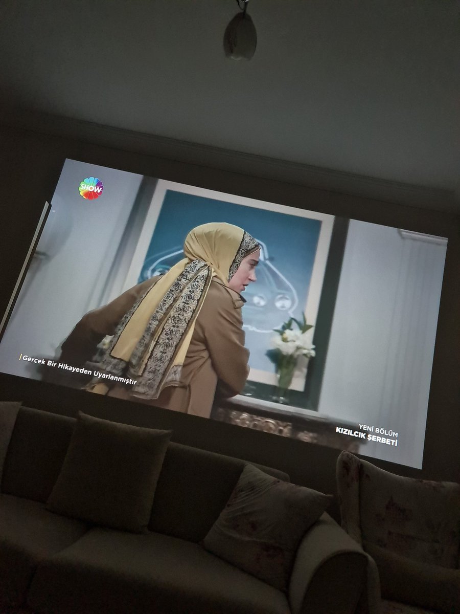 offffline's tweet photo. Hayatta en fazla üzülenler en çok fedakarlık yapanlardır #KızılcıkŞerbeti https://t.co/RFybQwOY4o