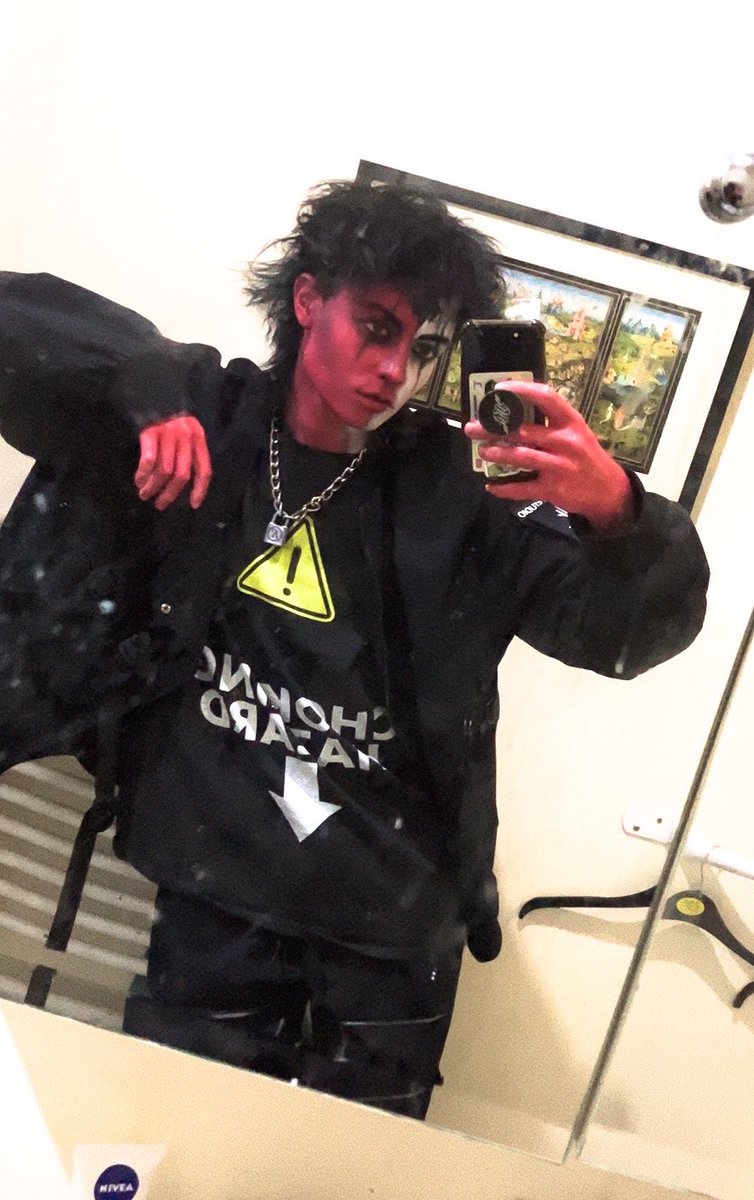 Røby Røttën 🌚 tweet media