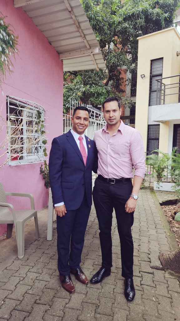 Celebramos el liderazgo, la fuerza y la justicia social. Adelante <a href="/marloncubillos/">marlon cubillos</a> y <a href="/josehcalle/">José H. Calle Dávalos</a> con los propósitos de sacar adelante a Cali desde los nuevos proyectos sociopoliticos que acompañan.
#CaliesMás
#YoLidero