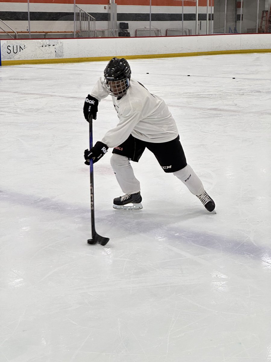 Locked in and staying sharp for tryouts! Girls Pre-Skates are underway. Miss out on the first two skates? You can still sign up for our other dates on April 8, 10, 22, and 24. Register at: bit.ly/49e1XQw