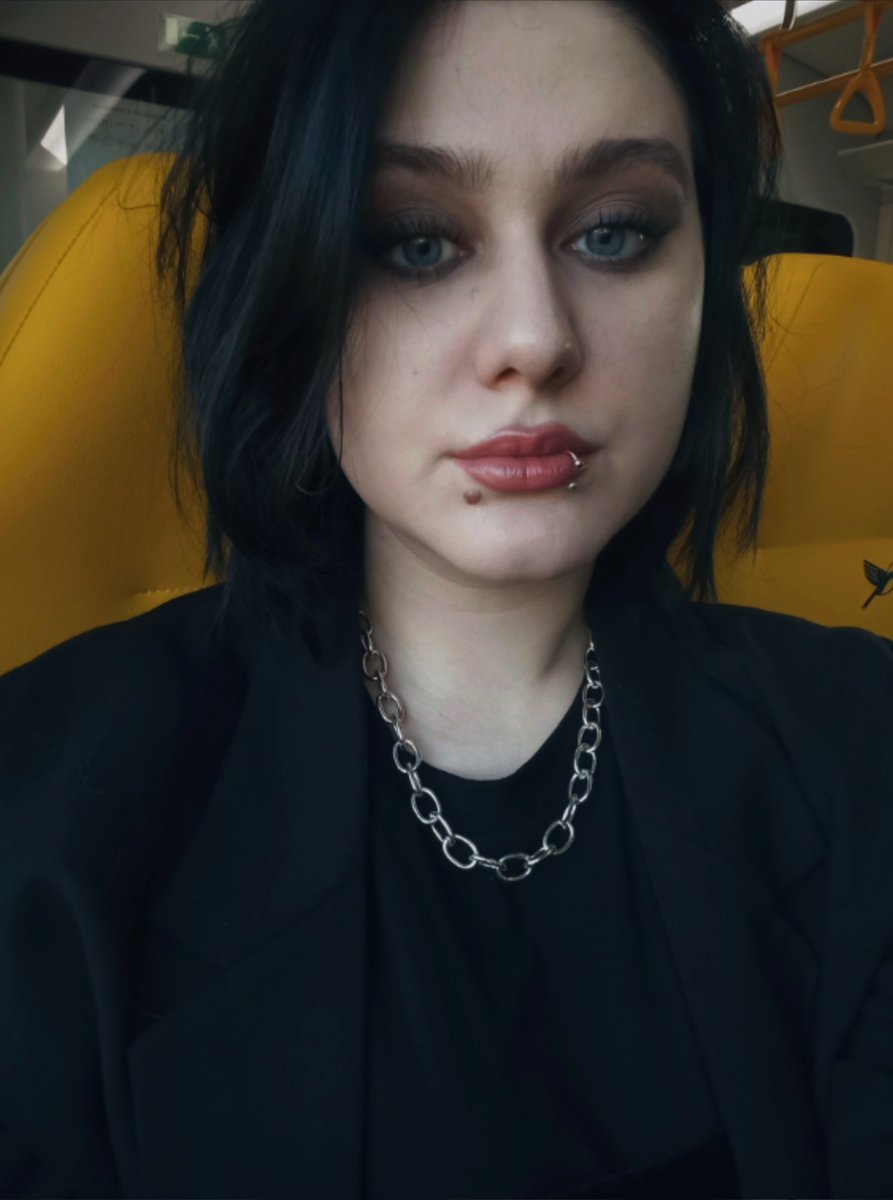 Fuqboi77's tweet photo. Вы это кст зацените какая я красоточка стала (кто помнит мою эру красных волос должны охуеть) https://t.co/EcFuthfw3A