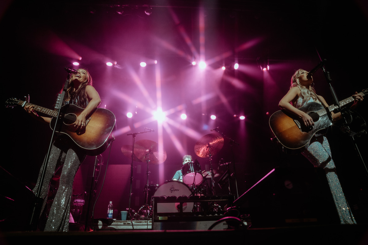 Maddie & Tae tweet media