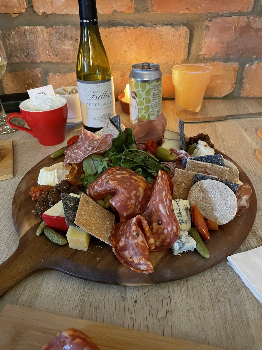 ArRobbo71's tweet photo. Trip to frig&fromage #newportontay
#cathedralcity cheese&chopped pork lacking platter!!
Affluence has a price
Sausages rolls for tea then…
#univeralworks #albam #nike #nbu #TAYSIDE #Two https://t.co/BsfTeLbDKn