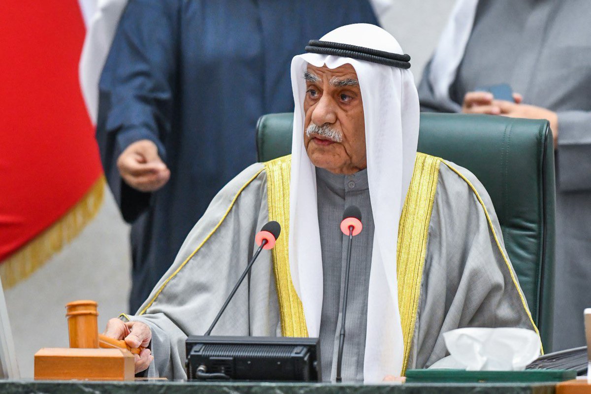 باذن الله كرسي الرئاسة لك،مايحلى الا بحكمتك والله يوفقك يالرمز #احمد_السعدون ❤️❤️