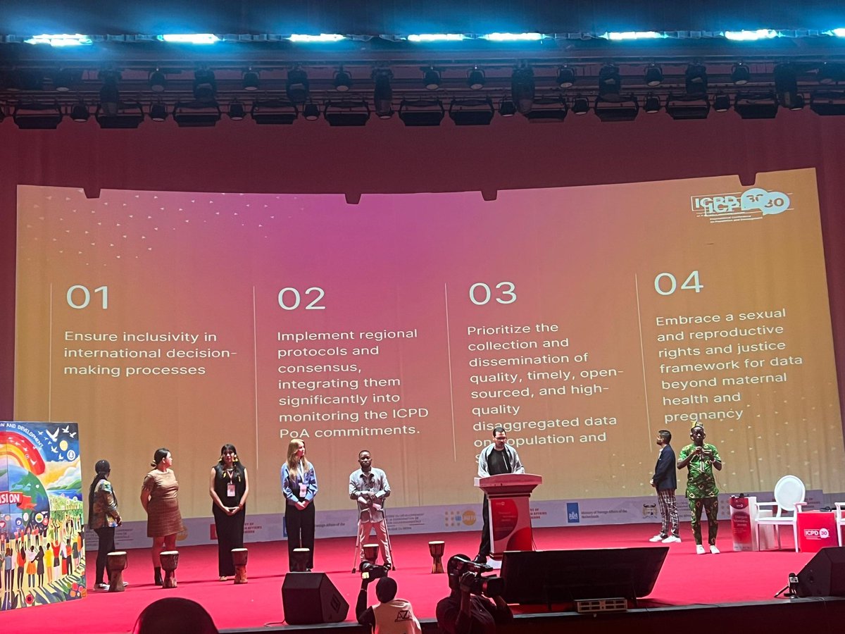 HRidack's tweet photo. Le 1er Dialogue Mondial de la Jeunesse s'est conclu ce jour, illustrant un engagement fort des jeunes pour un avenir meilleur, avec des leaders plaidant pour leur intégration dans les décisions mondiales. Place a la mise en œuvre des résolutions adoptées.
@UNFPA_WCARO 
#ICPD30 https://t.co/CoUYSjuGXR