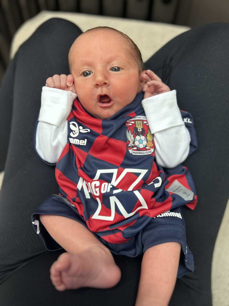 skybluesausage's tweet photo. @Coventry_City @CalOhare @CoventryBS #CBSFanWall 

He tried… https://t.co/kmp2ng1iZZ