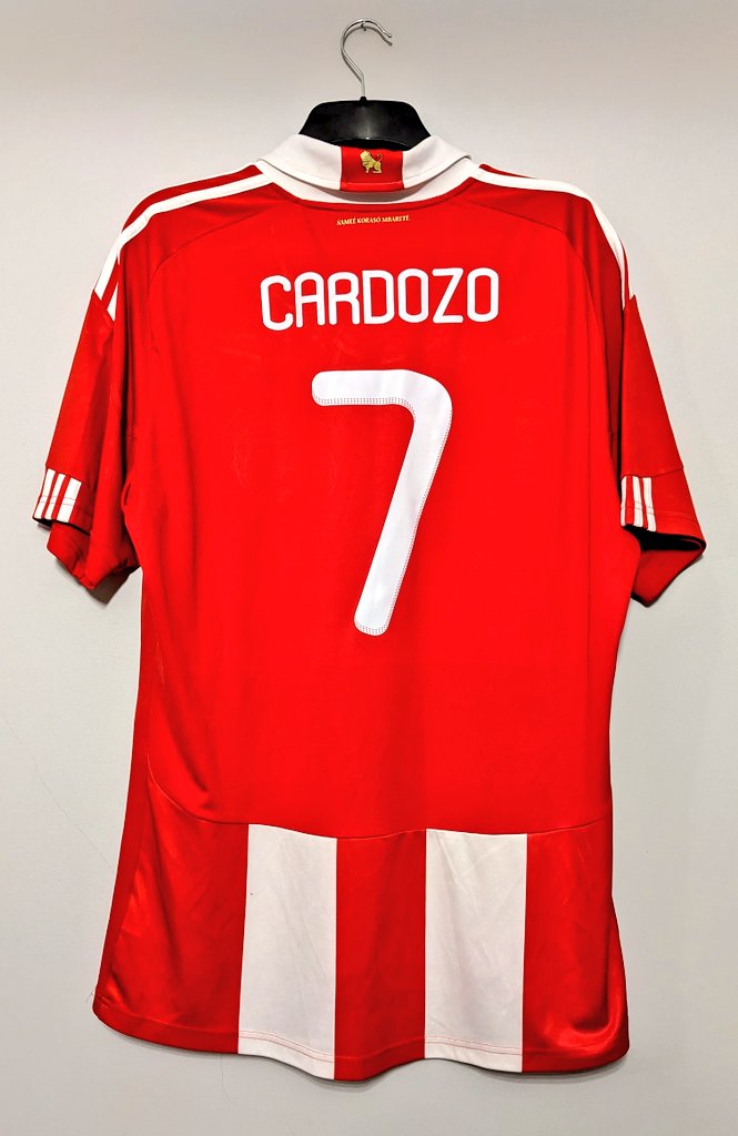 And the final shirt from today's delivery is one I'm in love with already. This is the 2010 Paraguay home shirt with an Oscar Cardozo nameset... As a Benfica fan there was absolutely no way I wasn't going to add this to my collection.