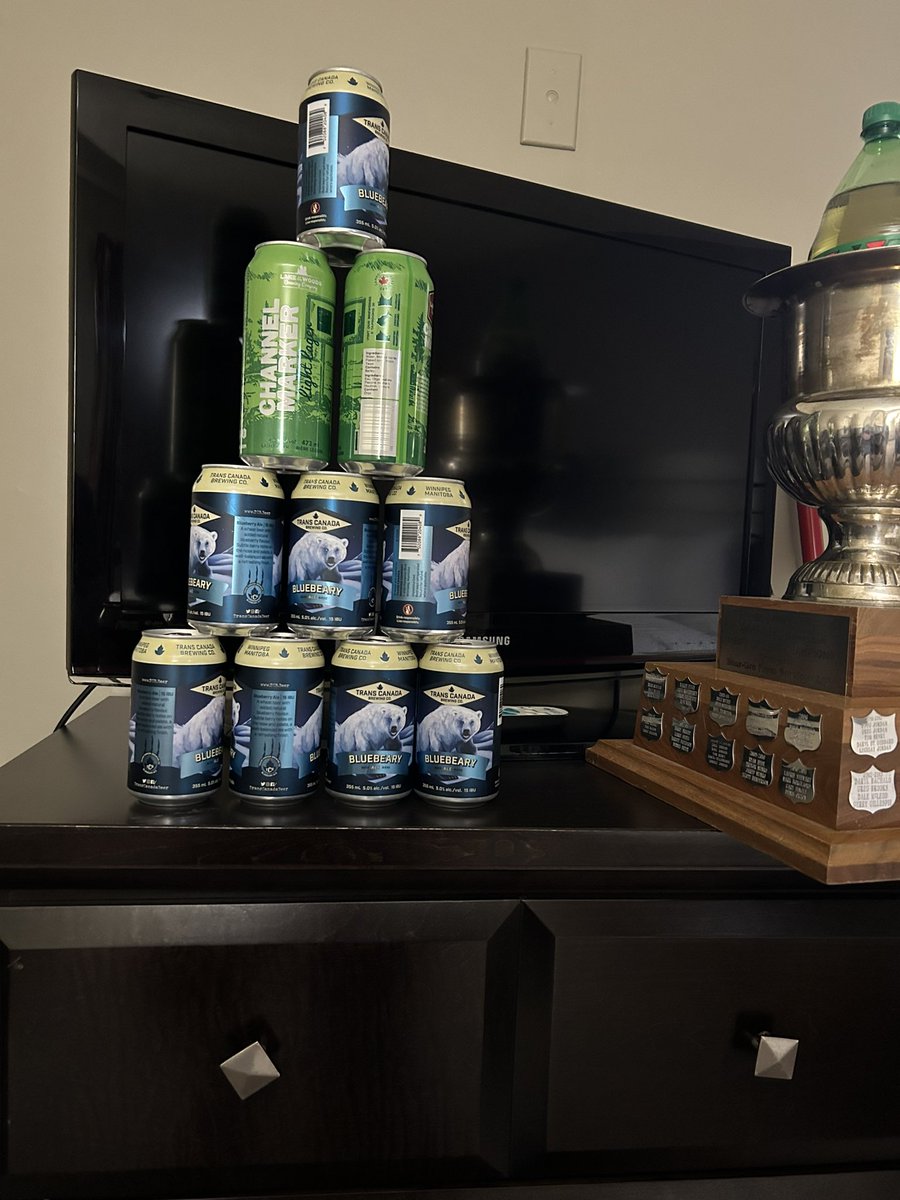 TeamTLott's tweet photo. The boys are happy to announce we are sticking together for another season. Looking forward to saucing a few gems and tipping back a few blueberries #curling @TransCanadaBeer https://t.co/jIUKADBldI