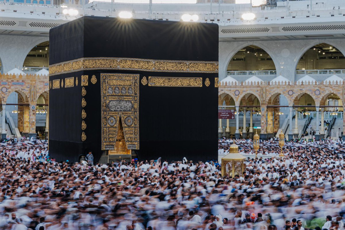 SaudiNews50's tweet photo. لقطات مُبهجة..

البياض يكسو أرجاء الحرم المكي ليلة 27 من رمضان.

- https://t.co/g1QUoIxTLF