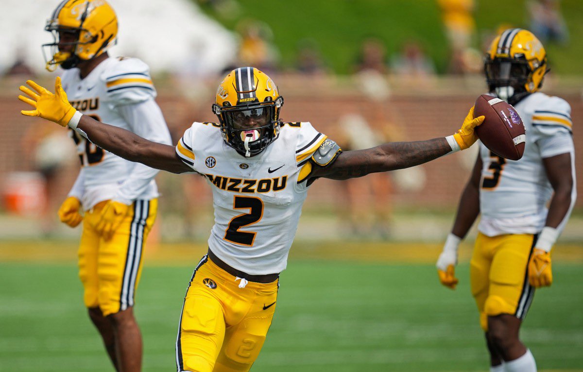 NEWS: Missouri superstar cornerback Ennis Rakestraw Jr. has a TOP-30 visit with the Detroit #Lions on Tuesday, league sources tell @_MLFootball. Rakestraw is expected to be a first round pick.