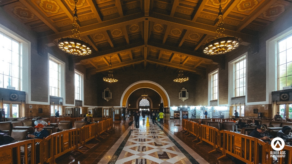“Leadership is inspiring people. Management is keeping the trains running on time.” — Andy Dunn

#losangeles #unionstation #losangelesarchitecture #pacificsurfliner #trainarchitecture #travelbytrain #traintravel #trains #unionstationlobby #amtrak #amtrakpacificsurfer