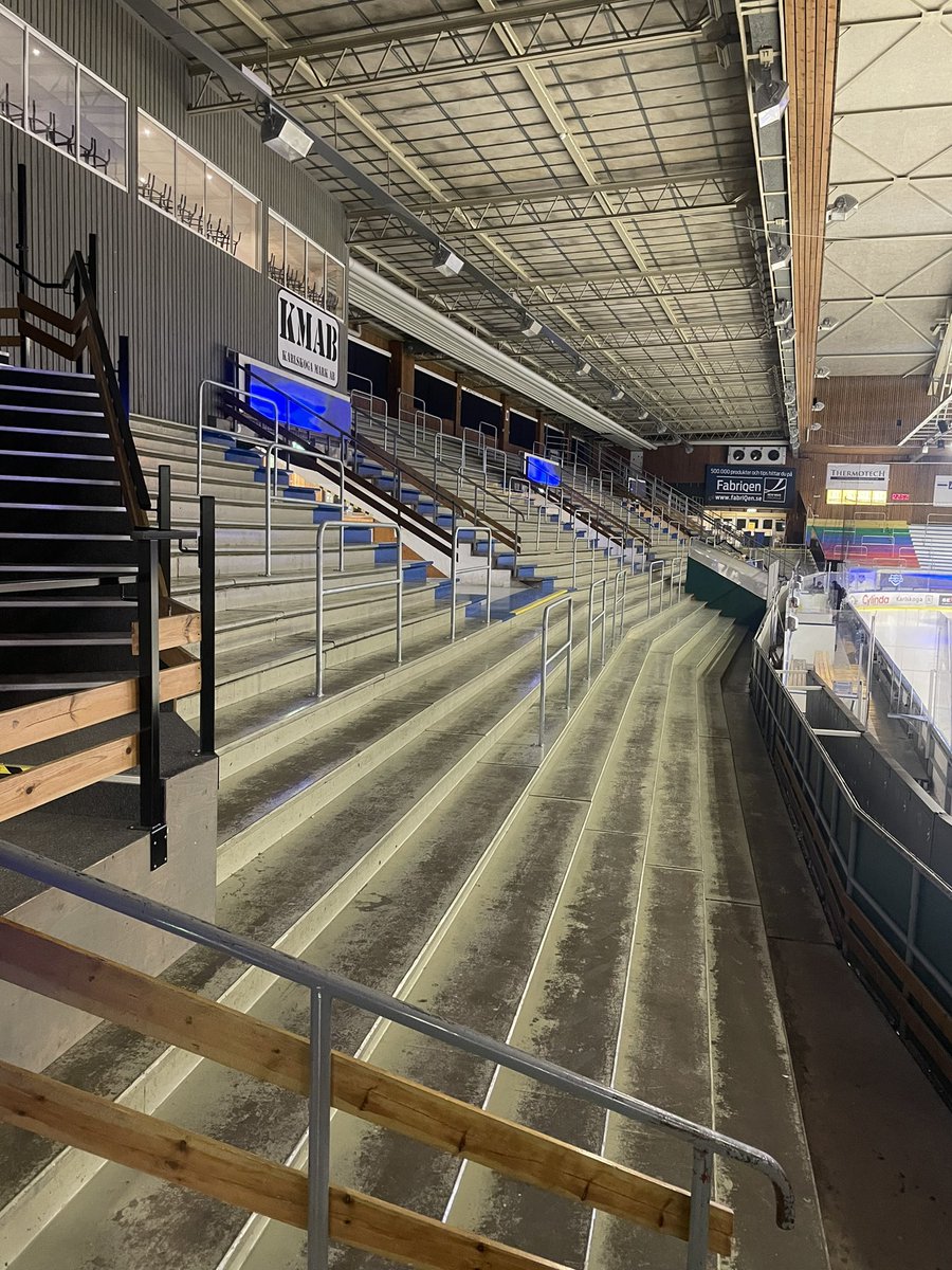 ostblocket's tweet image. I dag gungade den där jävla betongklumpen som bara vår betongklump kan göra.