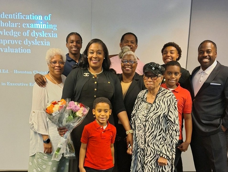 ChelseaStJulie2's tweet photo. Today was probably one of the most amazing days of my life... I successfully defended my dissertation! To God be the glory! Grateful for my supporters!
#DrStJulien....4 more weeks!!!
#nothingbutGod! https://t.co/2LpUEaaCg0