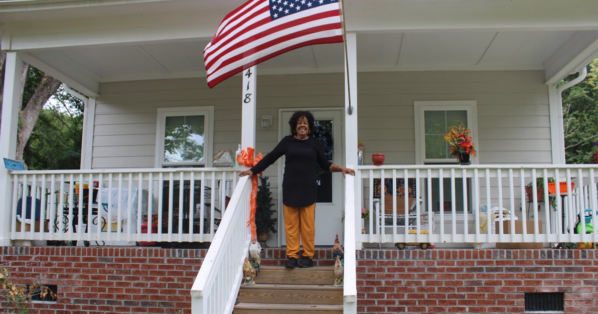 NCORR_gov's tweet image. For #CDWeek2024, we’re celebrating the ways the Community Development Block Grant for Disaster Recovery has supported our #ReBuildNC program, helping 1,990 families move back into safer, more resilient homes. 

Check out some of their stories 👇
rebuild.nc.gov/about-us/homeo…