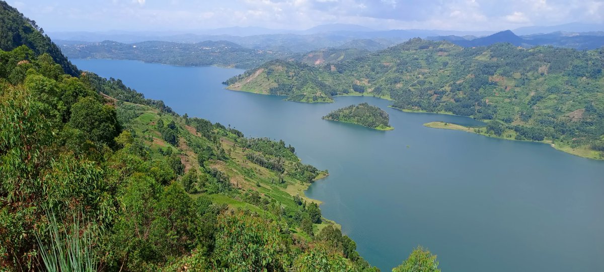 ErnestubaRwanda's tweet photo. My home place is better than yours,Rwanda❤️!

#VisitNyamasheke

#VisitRwanda https://t.co/J57llZUCHs