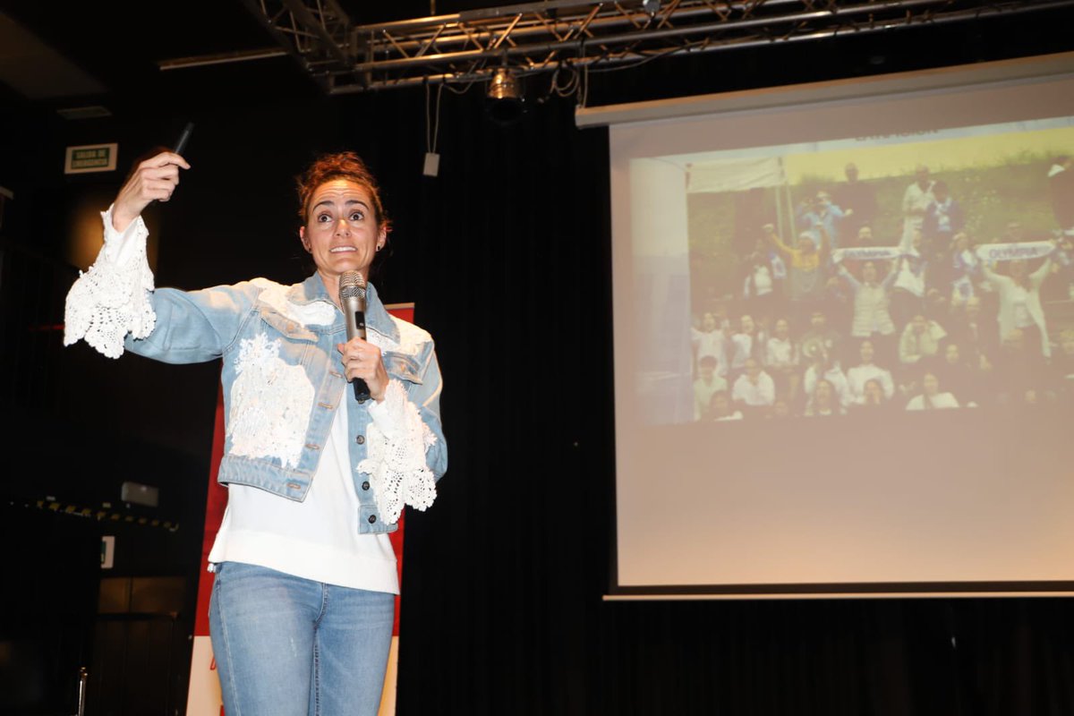 RFFM_oficial's tweet photo. ♻️Fructífera Jornada de Actualización del Comité de Entrenadores de la RFFM en La Vaguada 

Ana Belén Cuesta, Antonio López, Álvaro Rodríguez y Ana de la Chica han compartido con generosidad cómo se trabaja con la cantera en:

@MadridCFF
@cff_olympia
@efcdfortuna
@EFPachonLopez https://t.co/7Yky3JZUTY