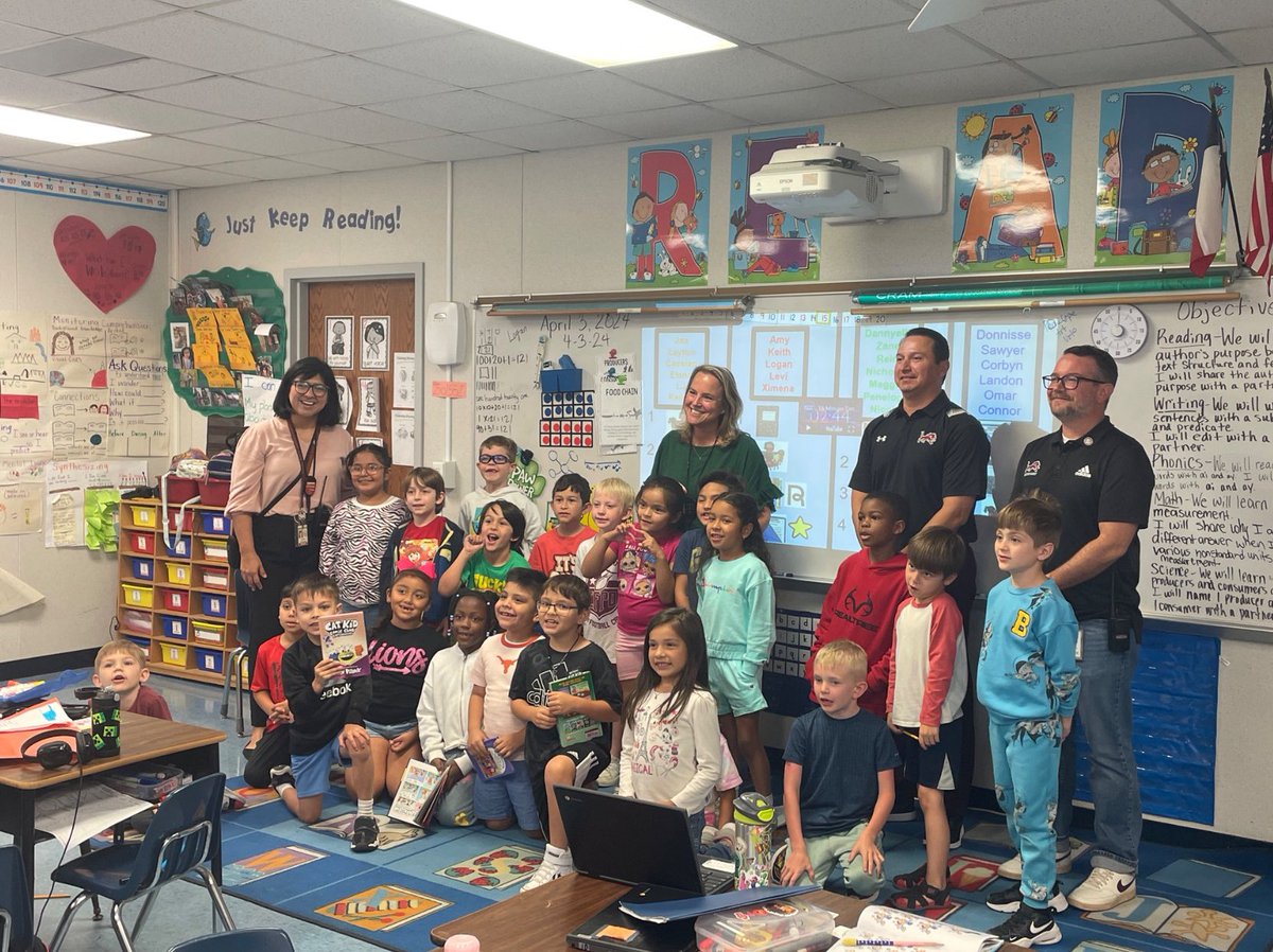 Mrs•Gomez tweet media