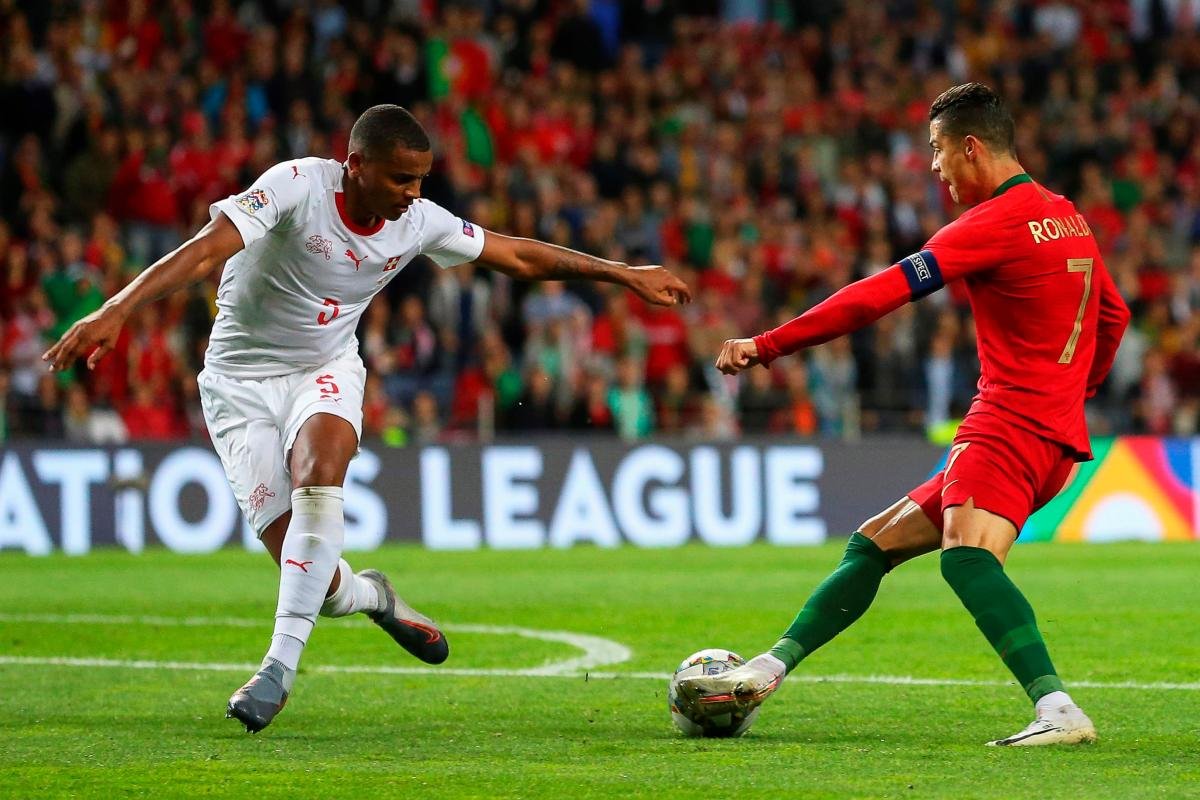 Cr7stianismo_'s tweet photo. 🚨HILO: Goles de Cristiano Ronaldo regateando rivales.

Si podéis apoyar esto, por favor, os lo agradecería🙏 https://t.co/8U2KpdpcOr