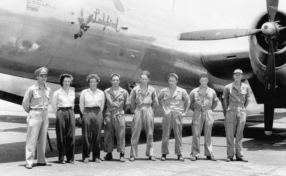 In September 1942, the US Army Air Forces agreed to give women pilots a chance. Over 25,000 women applied and only 1,830 were admitted. Here's the story of Dora Dougherty Strother McKeown. gilderlehrman.org/history-resour… @Gilder_Lehrman #sschat #WWII @CAsocialstudies