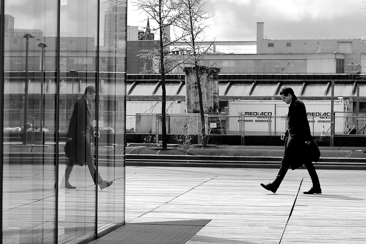 In front #streetphotography #street #blackandwhite #Paris #pascalcolin #canon #50mm