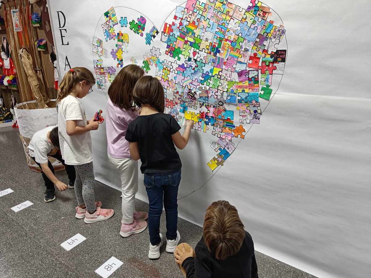El pasado 2 de abril se conmemora el Día Mundial de la Concienciación sobre el Autismo.
Durante la jornada de hoy se han realizado diferentes actividades que tenían por objeto el lema de la campaña de este año #AutismoCercaDeTi
Os dejamos algunas de las imágenes.