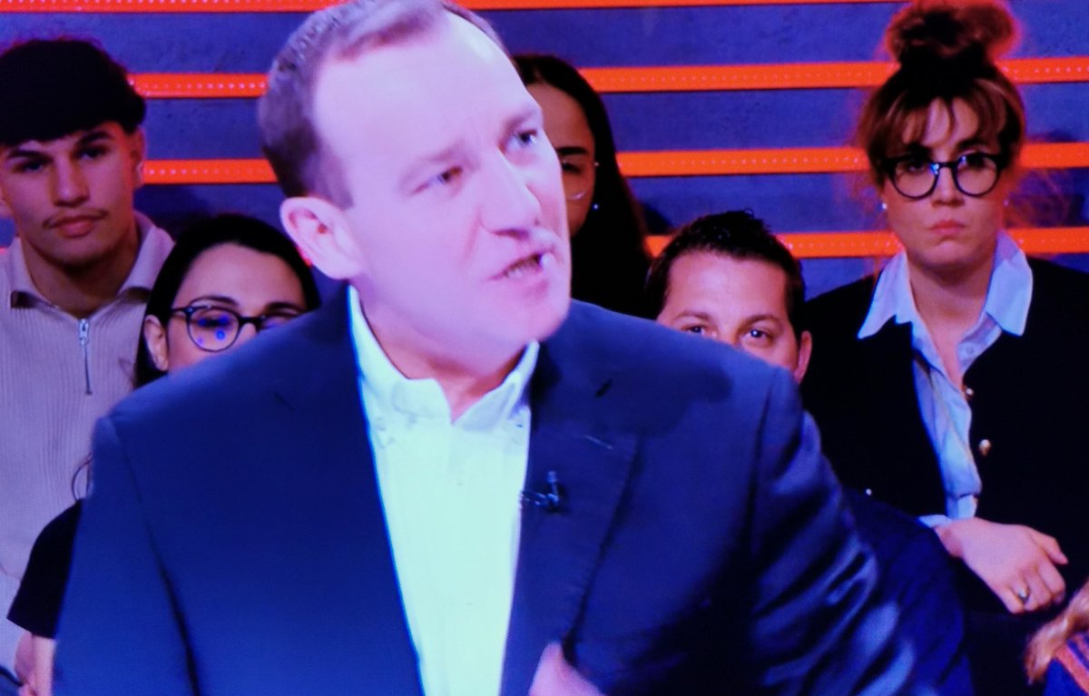 SVP NR Matter legt in #SRFArena die Karten auf den Tisch: „In 15 Jahren werden wir neue KKW in der Schweiz haben, darum macht der Ausbau der Erneuerbaren keinen Sinn.“

Wer am 9. Juni ein Nein in die Urne legen möchte, soll sich fragen: Will ich tatsächlich neue Kernkraftwerke?