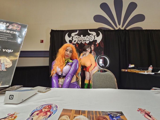 Helping @BishoujoMom at her booth this weekend at @TsumiCon  Swing by and say hello to her. She's cosplaying<a class="tags" href="/tag/bishoujomom">@bishoujomom</a>