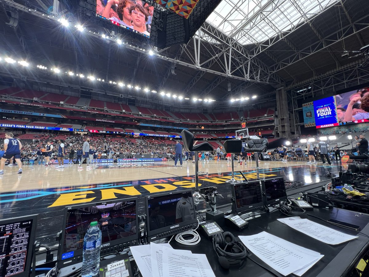 Court side in Phoenix getting ready to call the Reese’s All-star game on @CBSSportsNet!