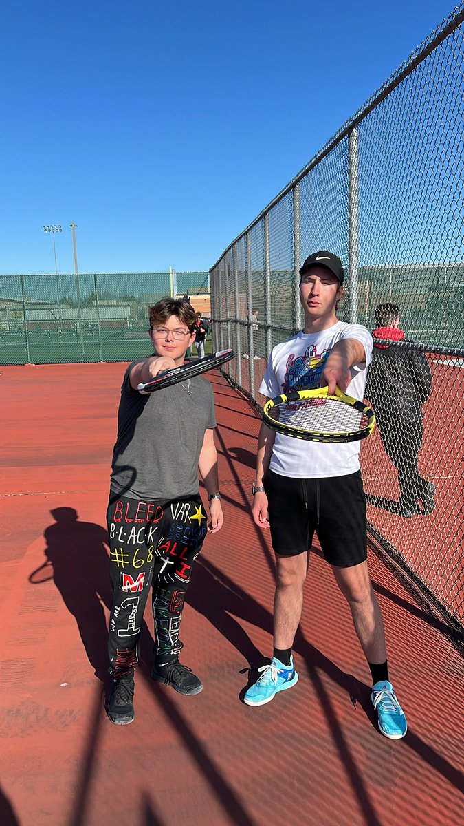 Evan with his first varsity win (Clayton with the assist) 6-1 6-1, also sealing the team win over Milton @MHSIrvine @1WarriorMHS