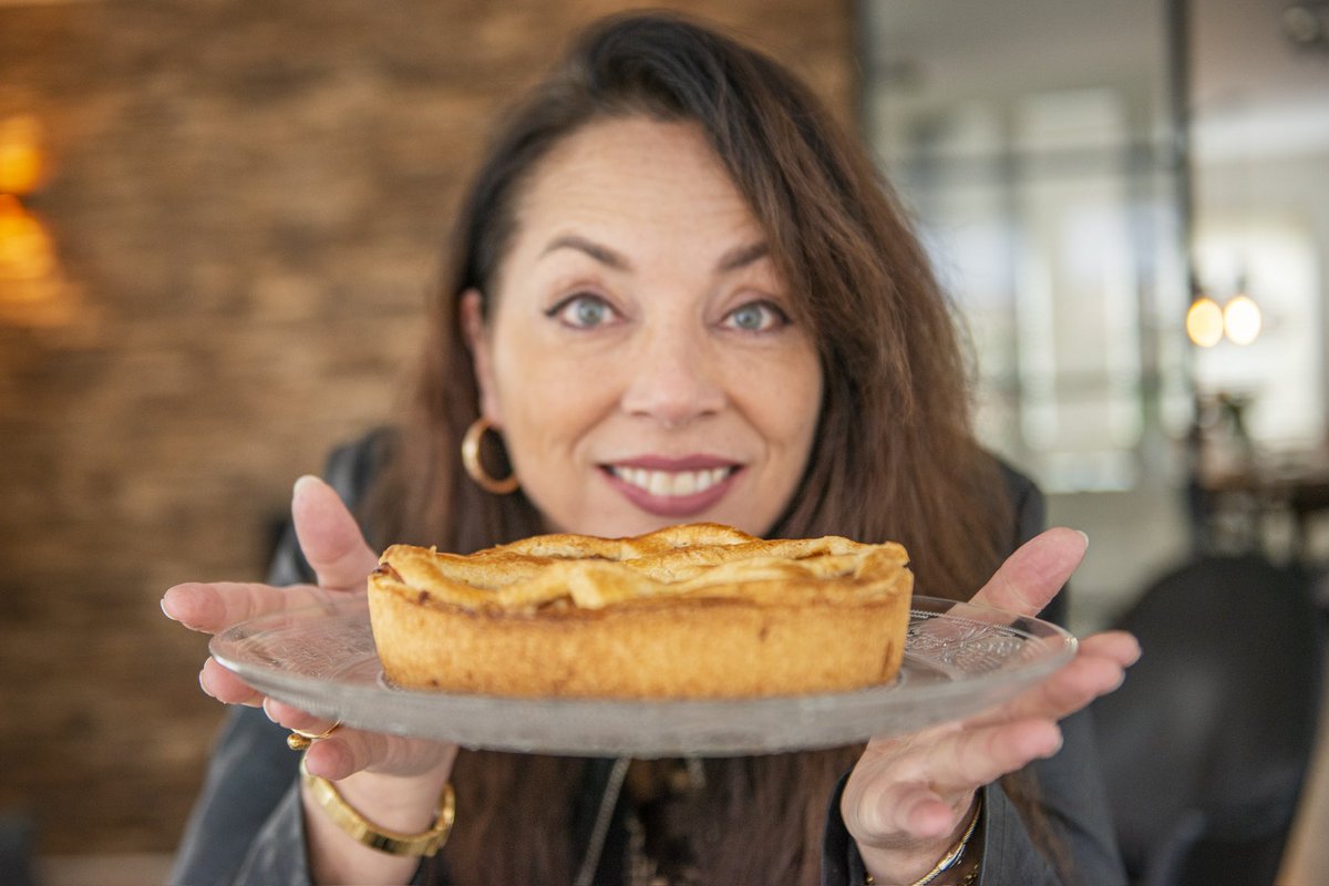 makelaarwolvers's tweet image. Het is weer zo ver: LANDELIJKE OPEN HUIZENDAG! De dag voor woningzoekers om alle aangemelde, te koop staande woningen, massaal te bezichtigen.
Laat de kijker maar komen. Welkom!
EEN SUCCESVOLLE VERKOOP GEWENST VOOR ALLE COLLEGA&apos;S EN VERKOPERS! Groet, Monique 
#huistekoop