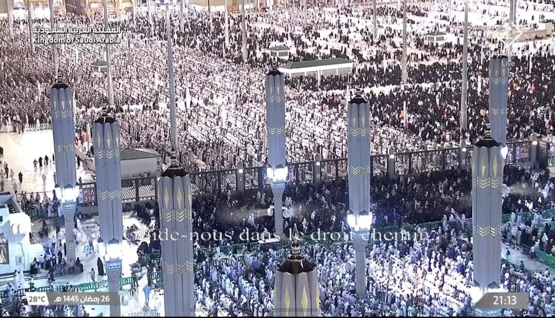 ArfaBhutto786's tweet photo. مسجد نبوی ﷺ میں رمضان المبارک کی 27 ویں رات کے مناظر❤ https://t.co/jetRPlf3cR