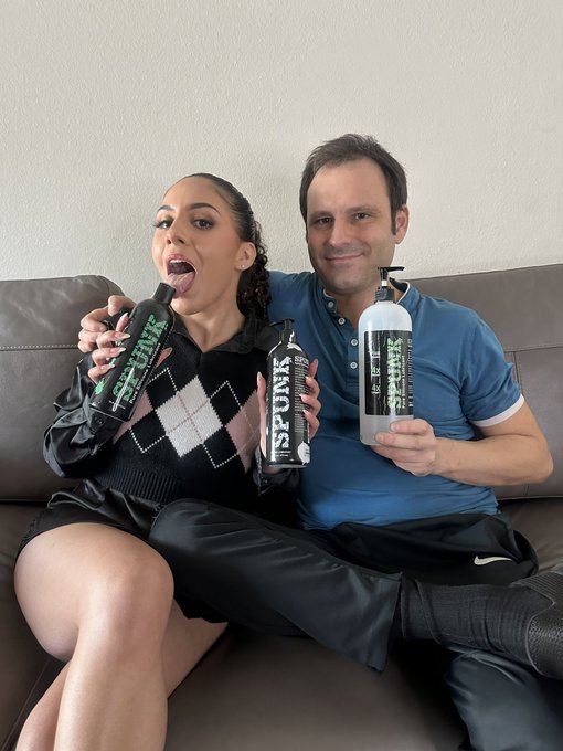 When @LivRevamped 🍆🤜 my 🍑 the only lube I trust is @SpunkLube! https://t.co/1WXDwBNj5H<a class="tags" href="/tag/livrevamped">@livrevamped</a>