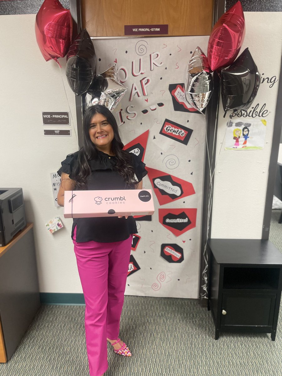 georgettecarra5's tweet photo. @TammyLozano5 thank you for all that you do for Our Colts! You are the “Bestest of the best!” @NISDCody #AProcks #wegopublic #rideordie https://t.co/JZP8bBcxa6