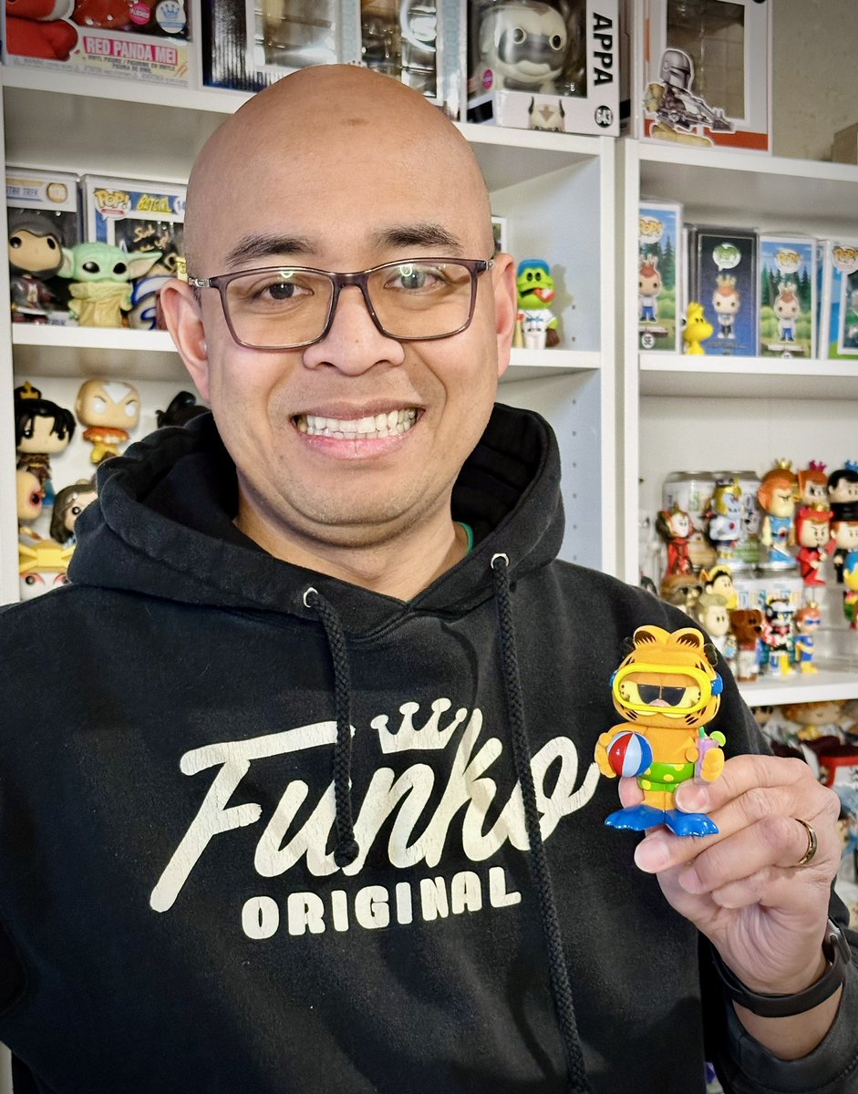 It’s #FunkoFashionFriday & tonight is our #FunaticNights IG Live @ 8:30pm EST! Love the Garfield #FunkoSoda Chase! Who’s excited to see the new #Garfield movie?! Hope to see you all this evening! 😊👑🎥 #FOTM #FunkoFamily #Fun #Funko @originalfunko ➡️➡️➡️tinyurl.com/yd3bt2rk