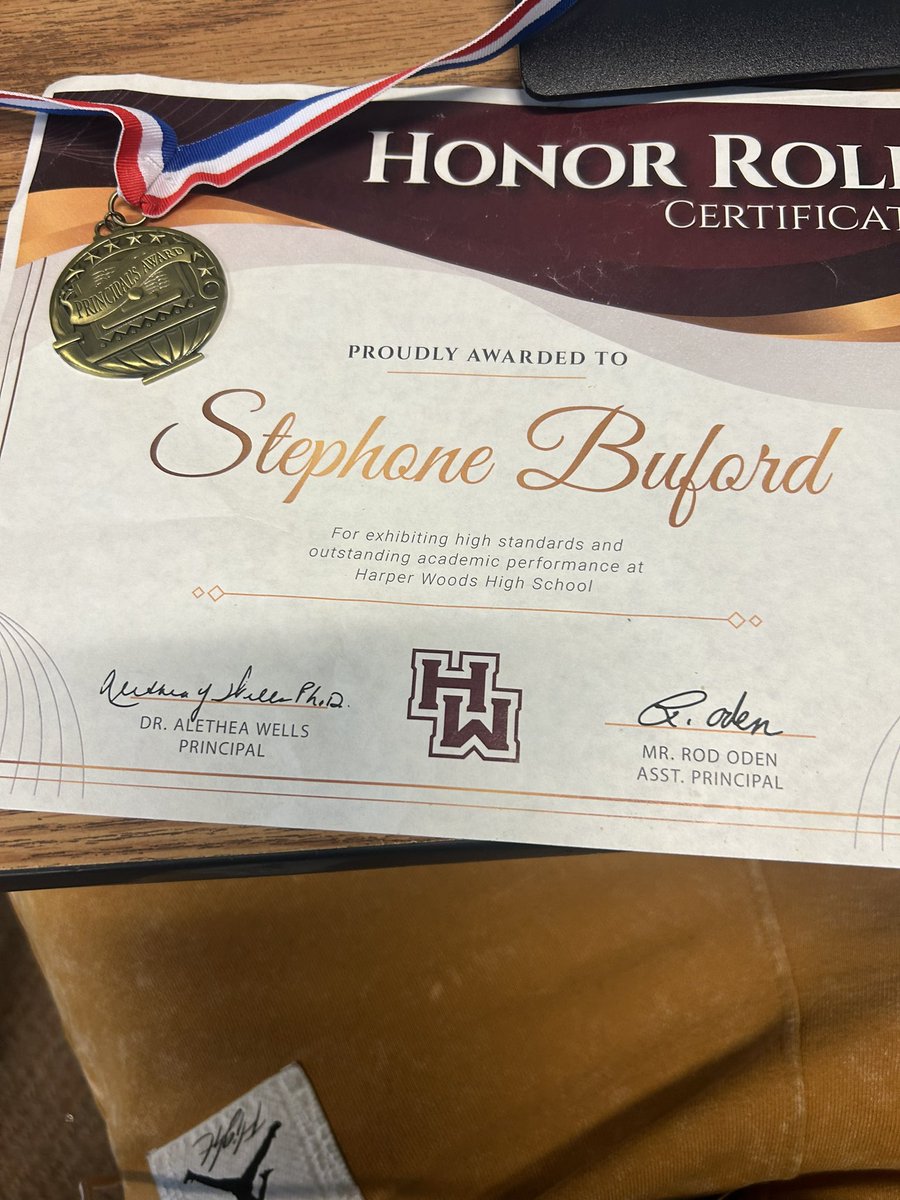 3.8 First Semester 📚
#studentathlete