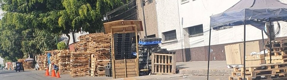 La verdad es que es muy seguro, nadie se roba las tarimas que estorban en toda tu alcaldía <a href="/MargaretSaldana/">Margarita Saldaña</a>