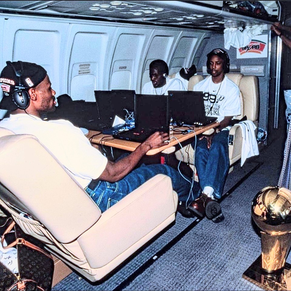 The 1999 Spurs celebrated their championship by playing video games