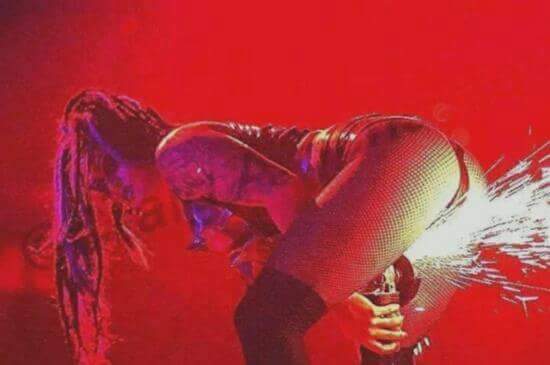 jamesraytodd1's tweet photo. Have a #redhot  friday rockers https://t.co/liAeHCl3wO