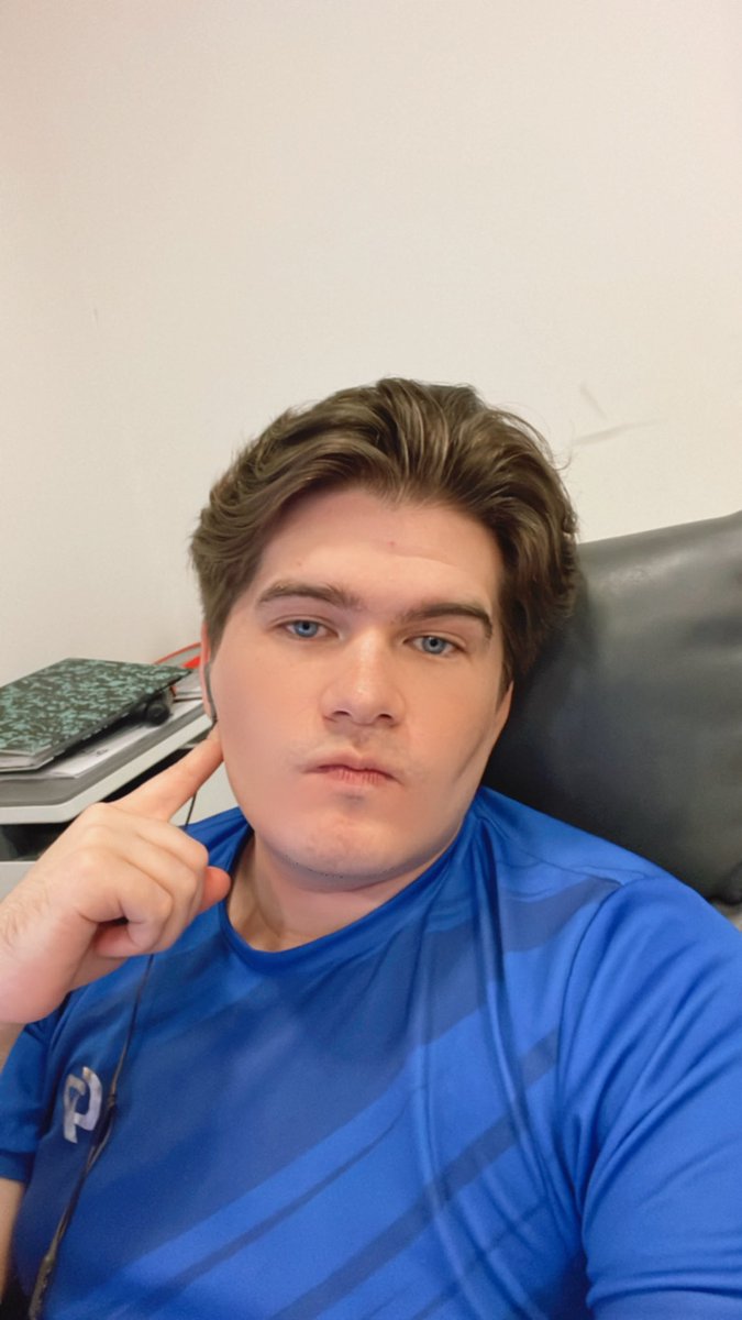 Ósea por que todos andan de mostronas en las redes, y uno 🐷 …  #sadage