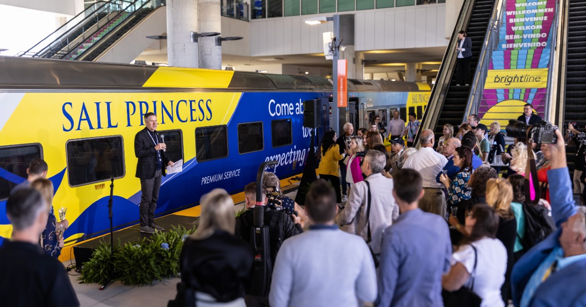 Major News for #Florida's tourism industry as @PrincessCruises, #Brightline Trains Announce New ‘Rail & Sail’ Express Service for Guests Sailing from Florida Ports  floridadaily.com/princess-cruis… @GoBrightline @FloridaPorts #ftlauderdale #orlando @PortCanaveral @PortEverglades