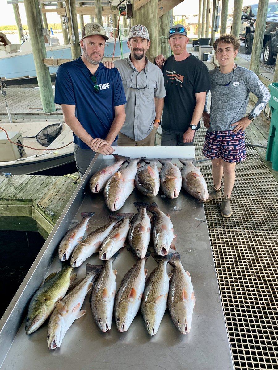 Bray Watkins and friends from Mississippi put together a food box of reds despite very low water conditions. #MinnKota 
#Humminbird  
#Raptor
#Solix 
#OPTIMAbatteries
#BomberLures #PennFishing #BerkleyFishing
@MinnKota
@humminbird
#MajekBoats
#Spiderwire
#OPTIMABattery